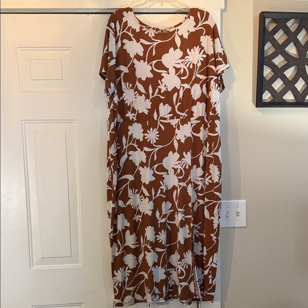 Cato Floral Print Midi Dress in Brown and White